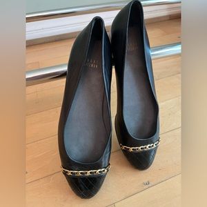 Stuart Weitzman Legacy Quilted Captoe Flat with Chain size 8.5
